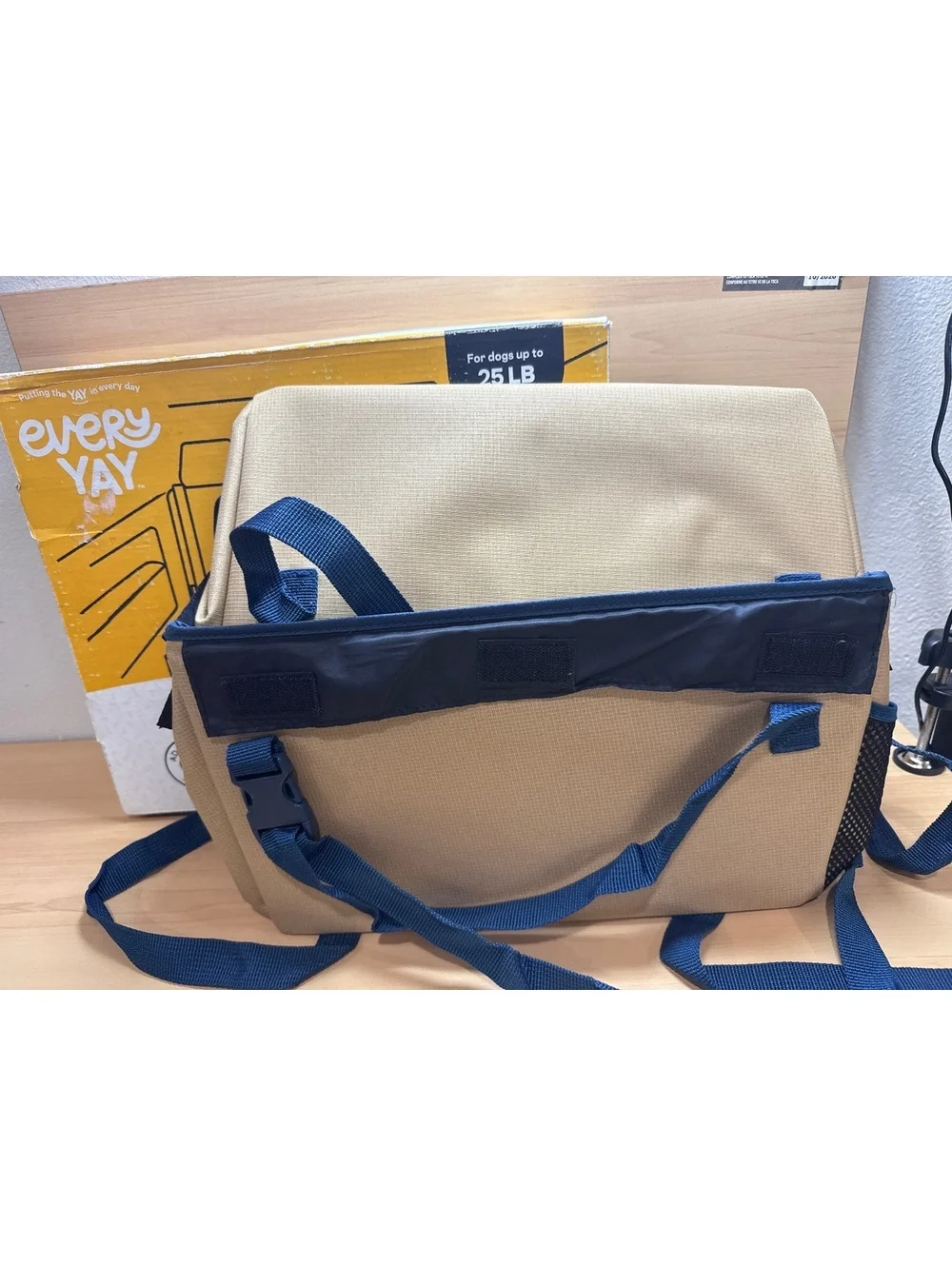 Road Trippin' Car Booster Seat - For 25lb pets